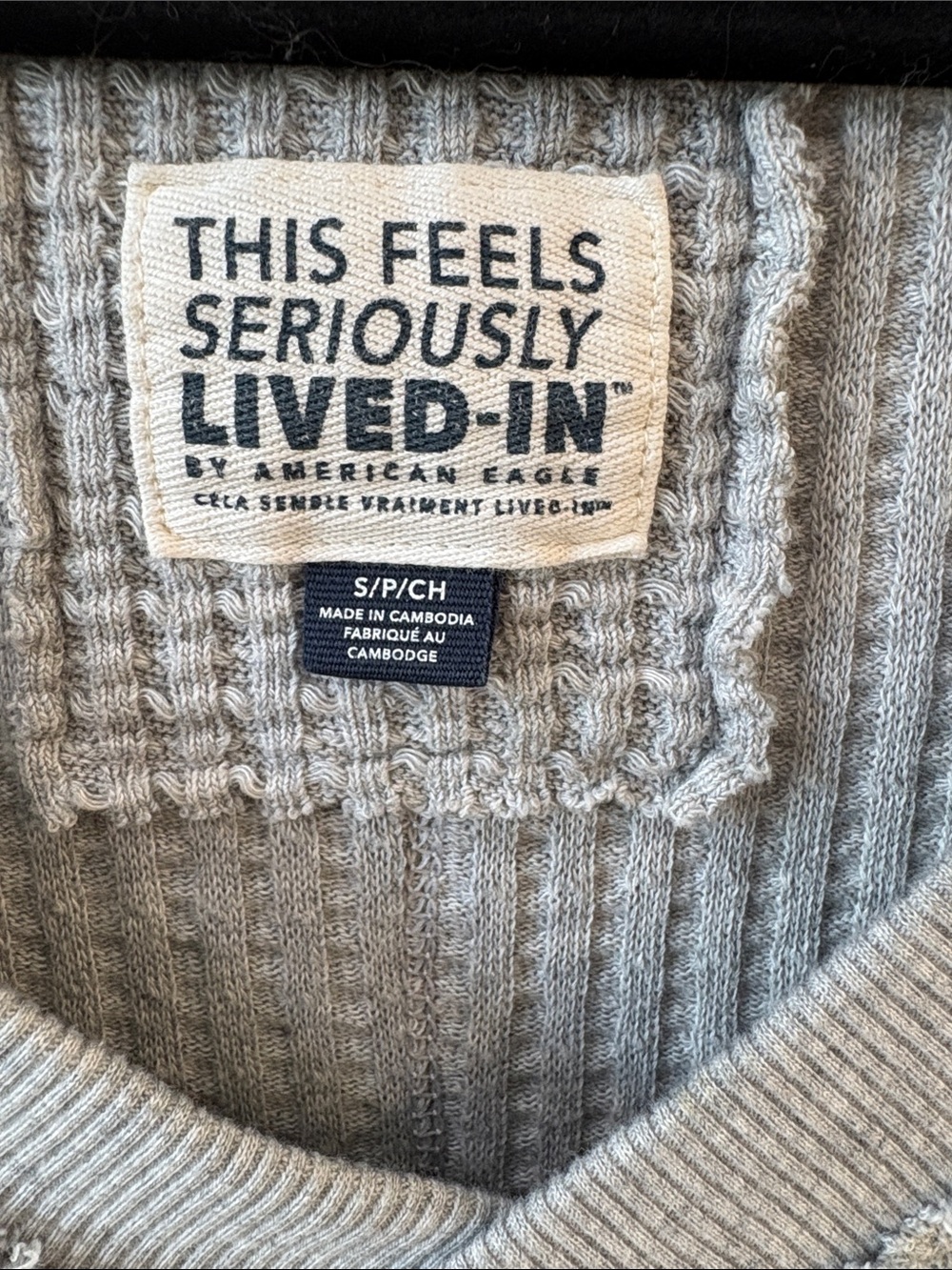 American Eagle Outfitters Gray V-Neck Waffle Knit Pullover - Picture 3 of 4